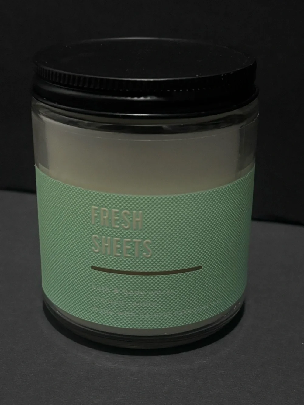 NWT Bath & Body Works Fresh Sheets Scented Single Wick 7 Oz. Glass Jar Candle - Picture 4 of 5